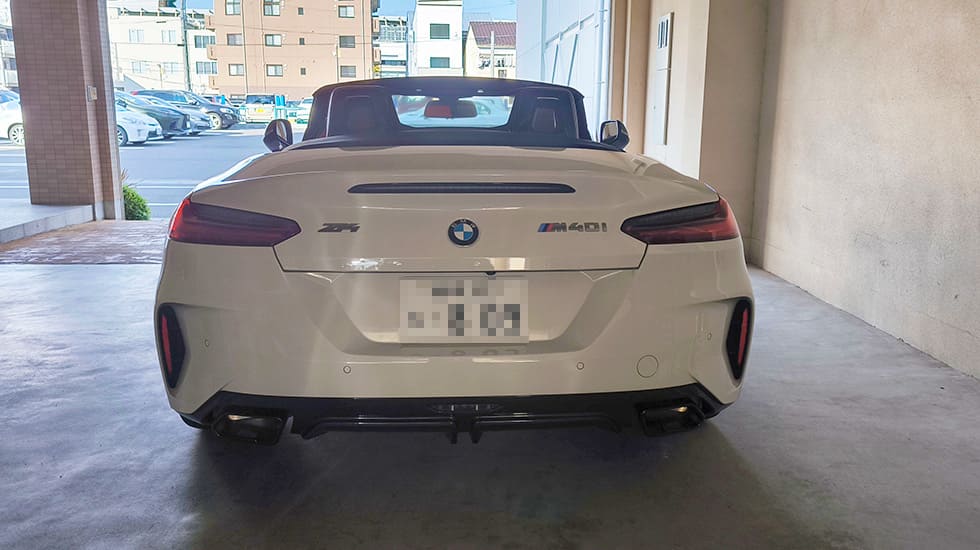 BMW Z4 M40i 後ろ