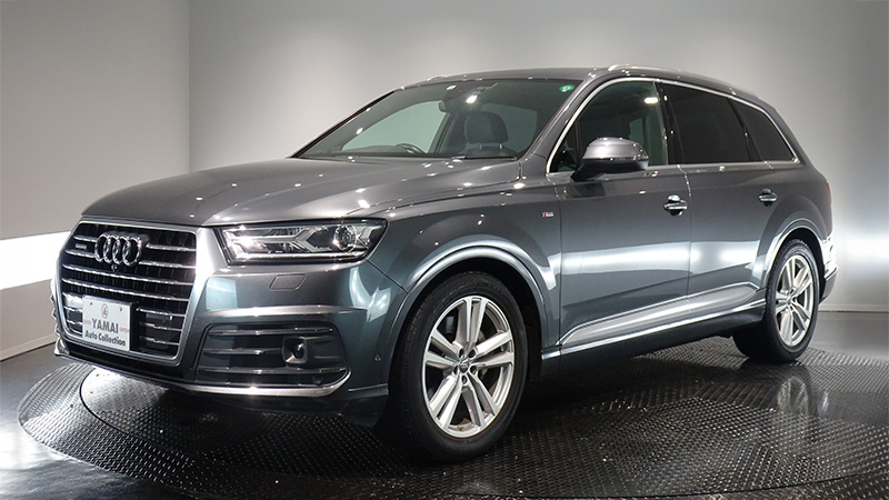 アウディ Q7