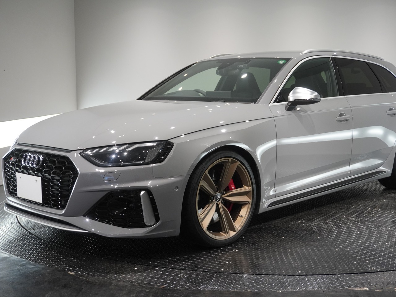 アウディ RS4