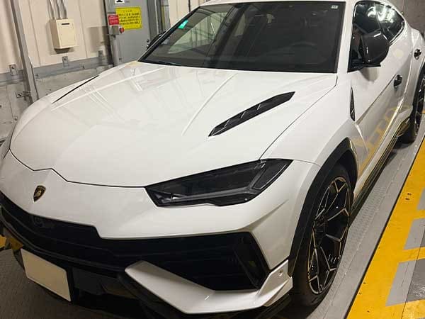 ランボルギーニ ウルスペルフォルマンテ