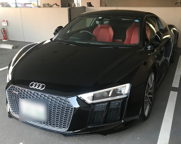 アウディ R8 V10 5.2 FSI クワトロ 4WD