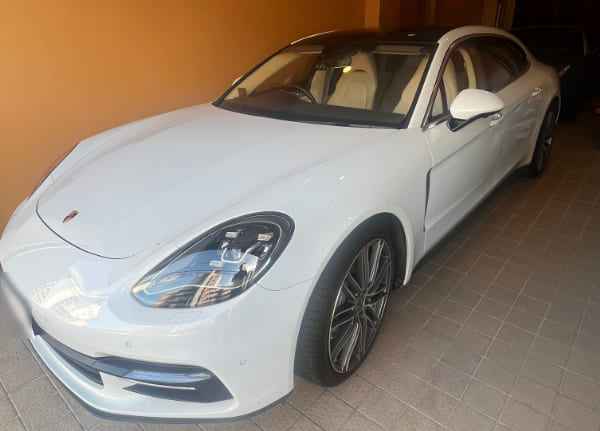 ポルシェ パナメーラ 4S エグゼクティブ PDK 4WD