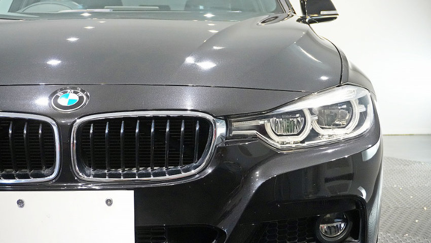 BMWの正面写真